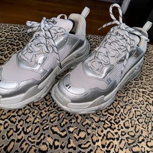 BALENCIAGA SIZE 9 Great shape only warn twice